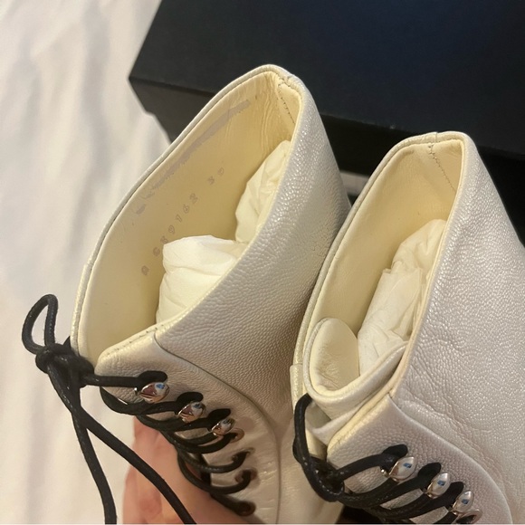 New Chanel Classic Lace Up Boots 39 Pearlized Grained Calfskin Cap Toe Combat - Picture 12 of 15
